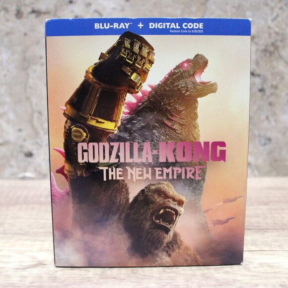 Godzilla x Kong: The New Empire [Blu-ray] DIGITAL CODE W/SLIPCOVER New Sealed - Picture 1 of 3